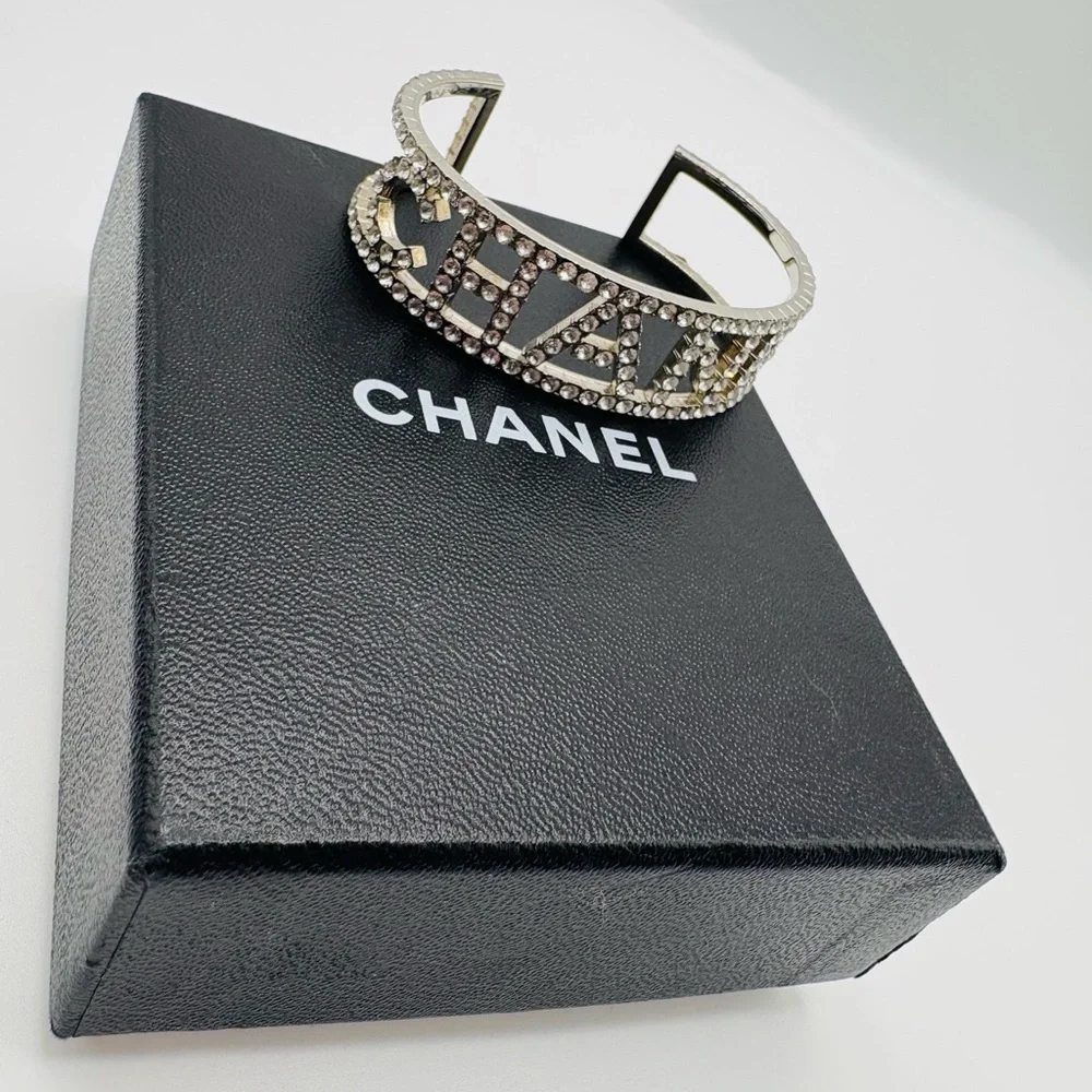 Chanel Silver Cuff Bracelet - Authentic - Picture 4 of 6
